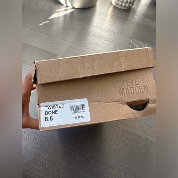 Steve Madden - Twisted Bone Heel - size: 8.5 - Picture 7 of 7